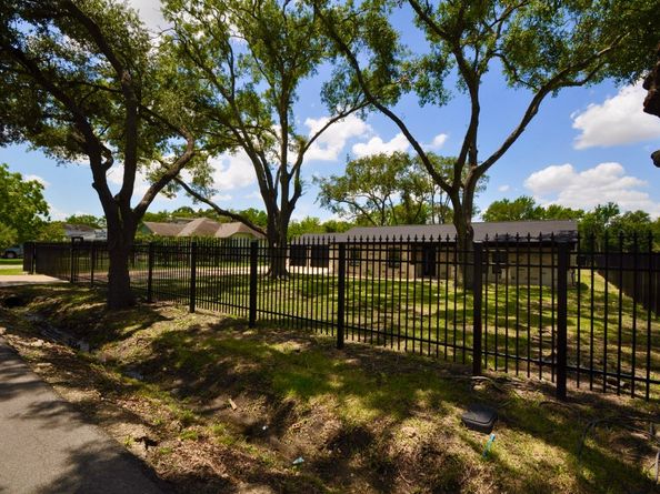 7133 Evans Street, Houston TX 77061