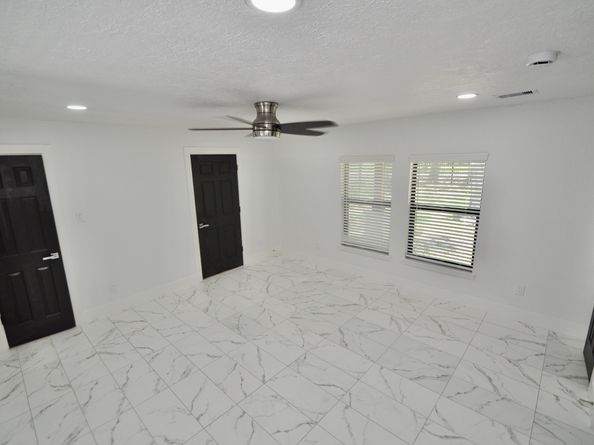 7133 Evans Street, Houston TX 77061