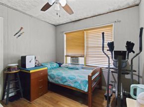 5702 Wood Creek Way, Houston TX 77017