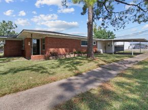 5702 Wood Creek Way, Houston TX 77017