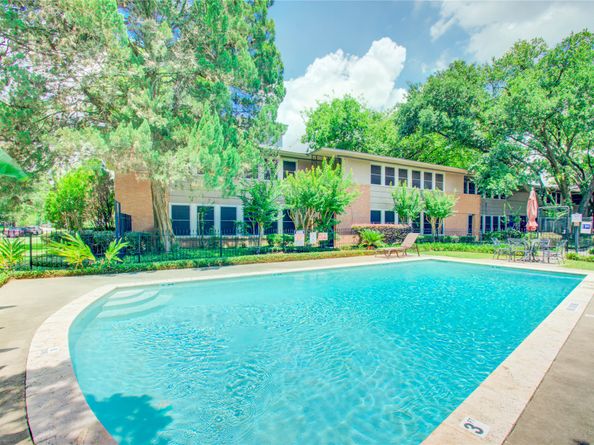 4020 Blue Bonnet Boulevard E, Houston TX 77025