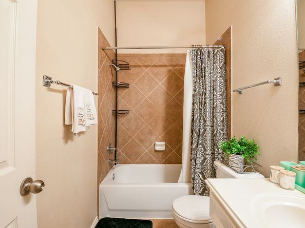 20138 East Lakebridge Ln, Richmond TX 77407