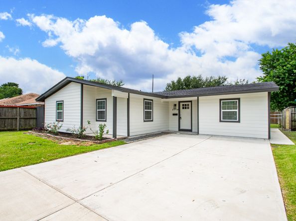 2114 Linden Creek Lane, Houston TX 77017