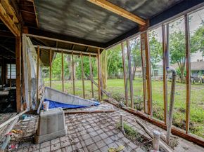 5822 Lyndhurst Drive, Houston TX 77033