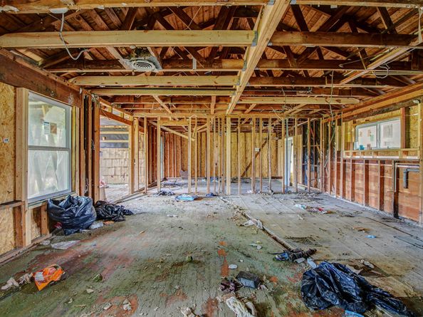 5822 Lyndhurst Drive, Houston TX 77033