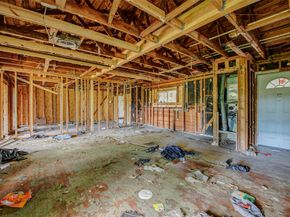 5822 Lyndhurst Drive, Houston TX 77033