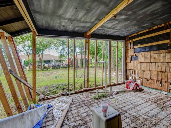 5822 Lyndhurst Drive, Houston TX 77033