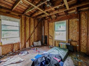 5822 Lyndhurst Drive, Houston TX 77033