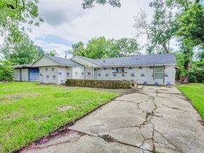 5822 Lyndhurst Drive, Houston TX 77033