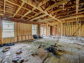 5822 Lyndhurst Drive, Houston TX 77033