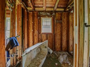 5822 Lyndhurst Drive, Houston TX 77033