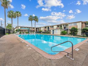 7714 Renwick Drive 23, Houston TX 77081