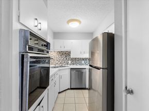 7714 Renwick Drive 23, Houston TX 77081