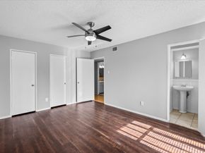 7714 Renwick Drive 23, Houston TX 77081