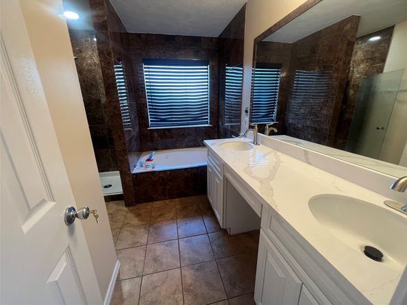 13102 Labelle Lane, Houston TX 77015