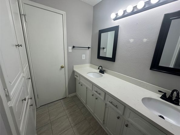11610 Cypresswood Drive, Houston TX 77070