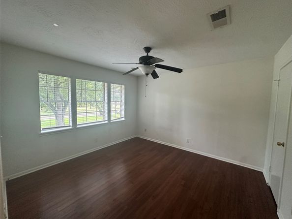 11610 Cypresswood Drive, Houston TX 77070