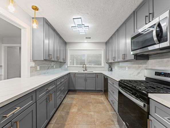 8231 Garden Parks Drive, Houston TX 77075