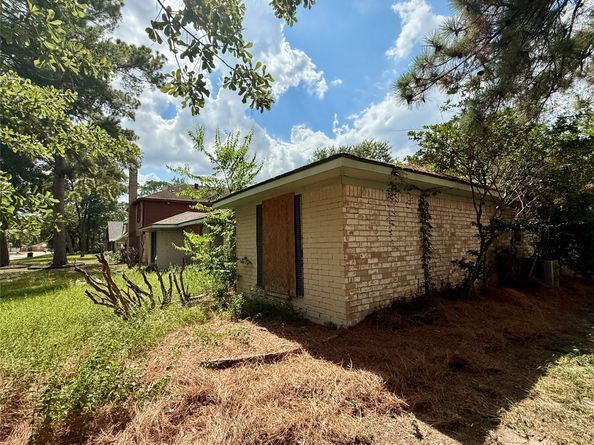 5118 Lawn Arbor Drive, Houston TX 77066