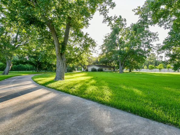 16019 Old Humble Road, Houston TX 77396