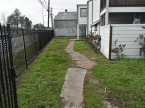 6723 S Loop E, Houston TX 77087