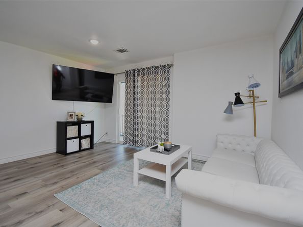 4802 Elser Street, Houston TX 77009