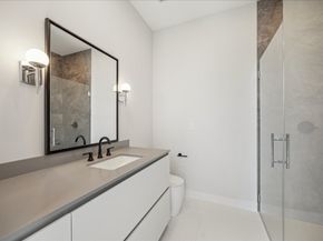 1711 Allen Parkway 1805, Houston TX 77019