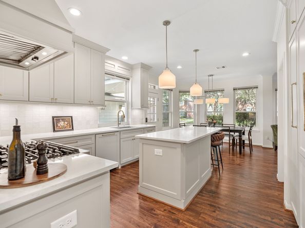 4902 Bend Court, Sugar Land TX 77478