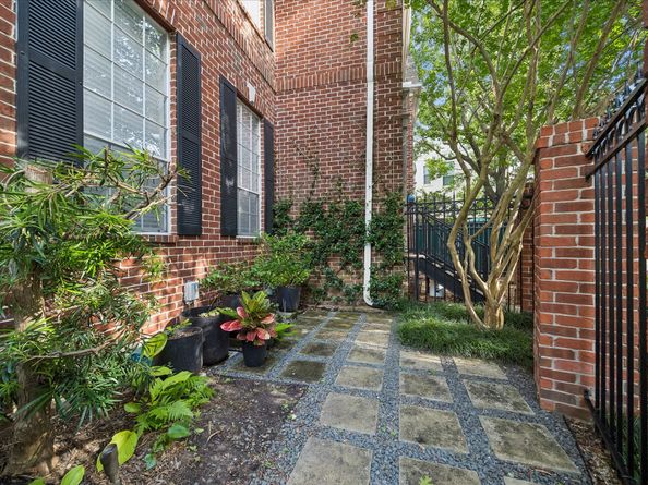 6845 Staffordshire Boulevard, Houston TX 77030