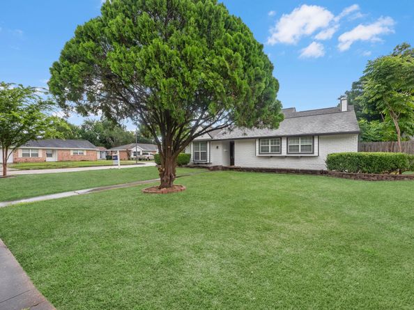 5747 Fontenelle Drive, Houston TX 77035