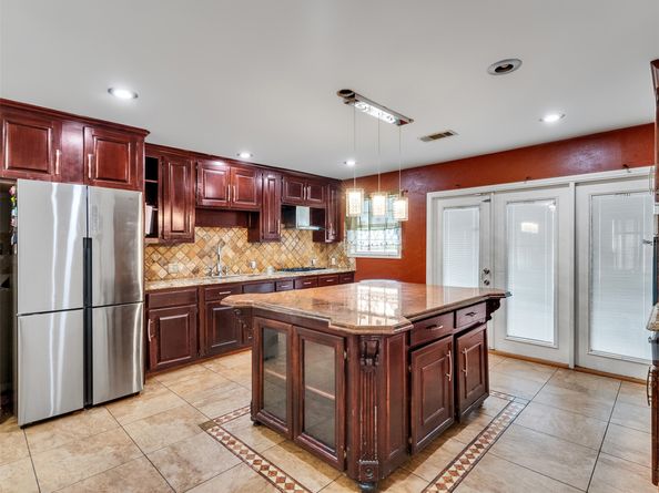 7923 Glenview Drive, Houston TX 77061