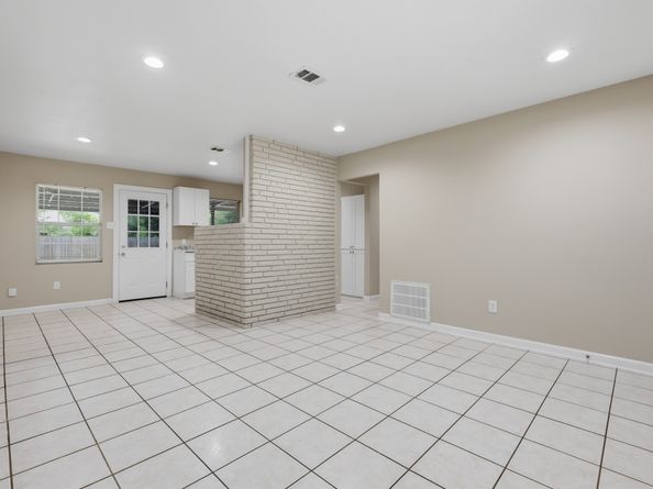 10011 Aves Street, Houston TX 77034