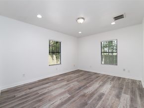 433 Calloway Street, Houston TX 77029