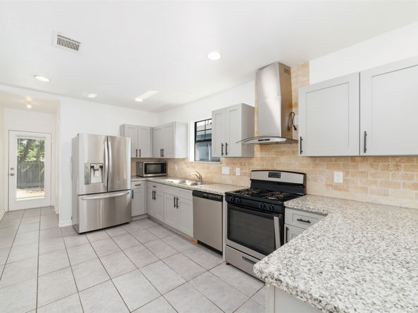 433 Calloway Street, Houston TX 77029