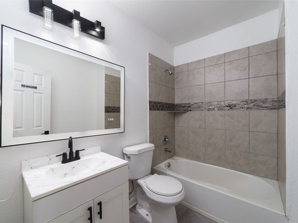 433 Calloway Street, Houston TX 77029