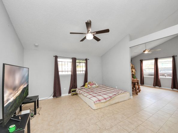 6242 Oakham Street, Houston TX 77085