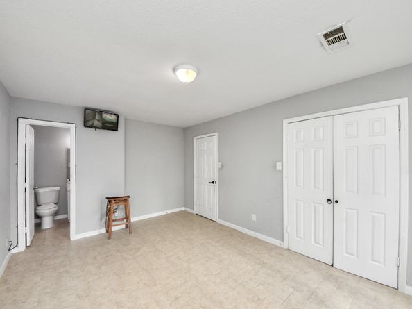 6242 Oakham Street, Houston TX 77085