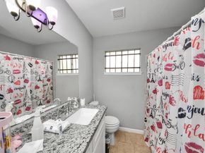 6242 Oakham Street, Houston TX 77085