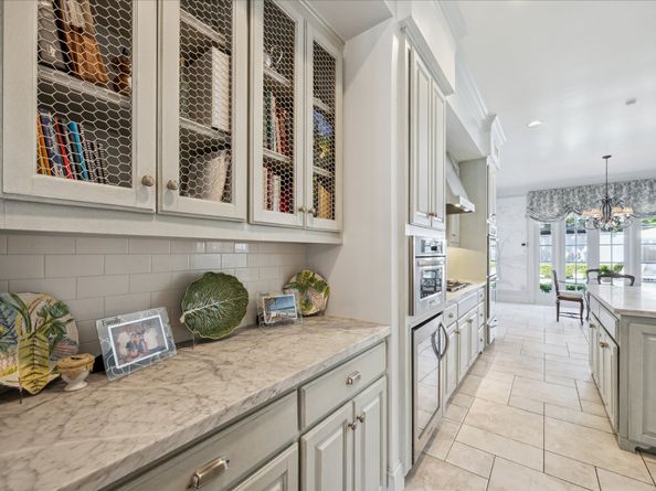 3652 Overbrook Lane, Houston TX 77027