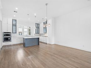 1011 E 28th Street, Houston TX 77009