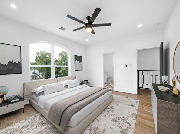 1011 E 28th Street, Houston TX 77009