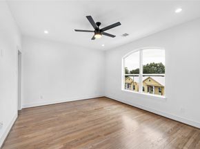 1011 E 28th Street, Houston TX 77009