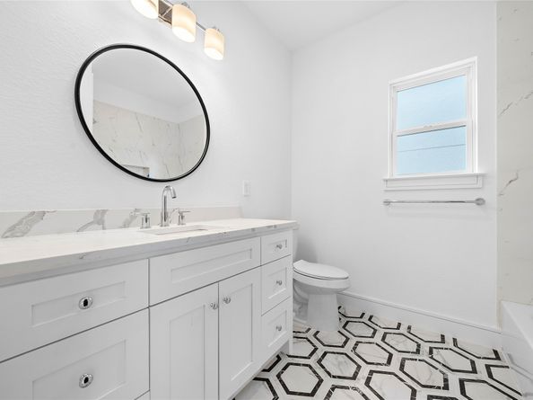 1011 E 28th Street, Houston TX 77009