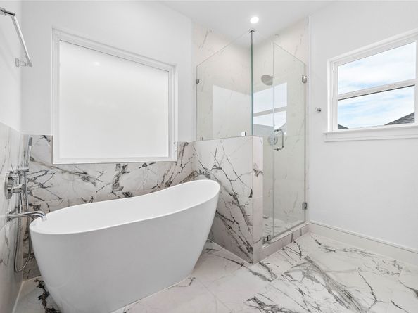 1011 E 28th Street, Houston TX 77009