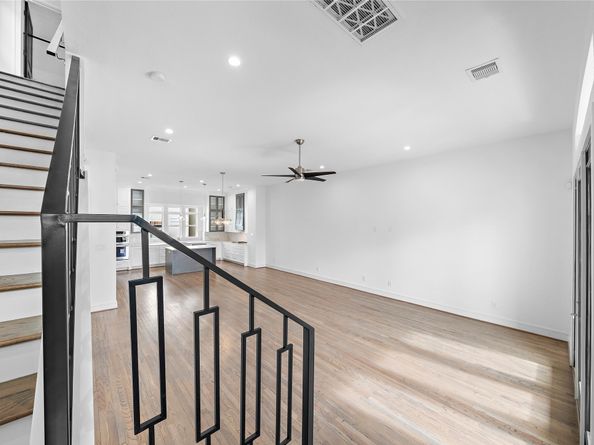 1011 E 28th Street, Houston TX 77009