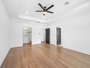 1011 E 28th Street, Houston TX 77009