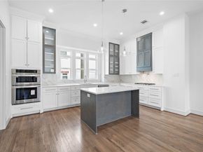 1011 E 28th Street, Houston TX 77009