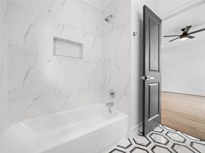 1011 E 28th Street, Houston TX 77009