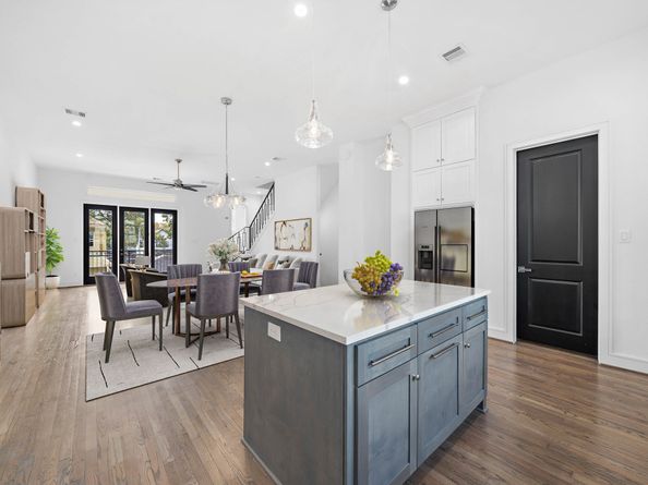 1011 E 28th Street, Houston TX 77009