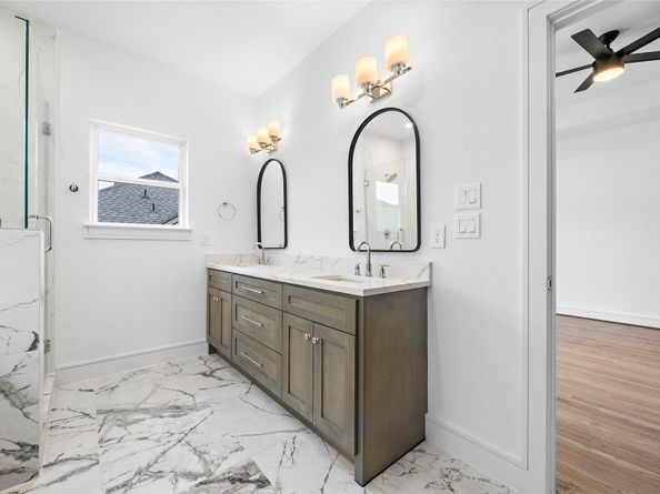 1011 E 28th Street, Houston TX 77009